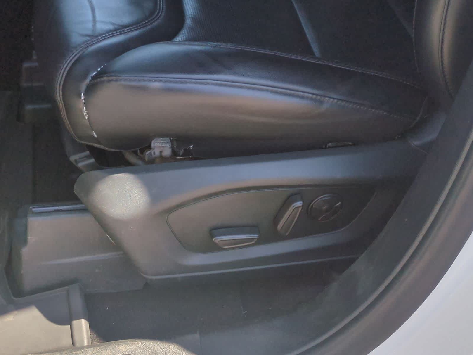 Thumbnail: 2021 Ford Explorer - 18