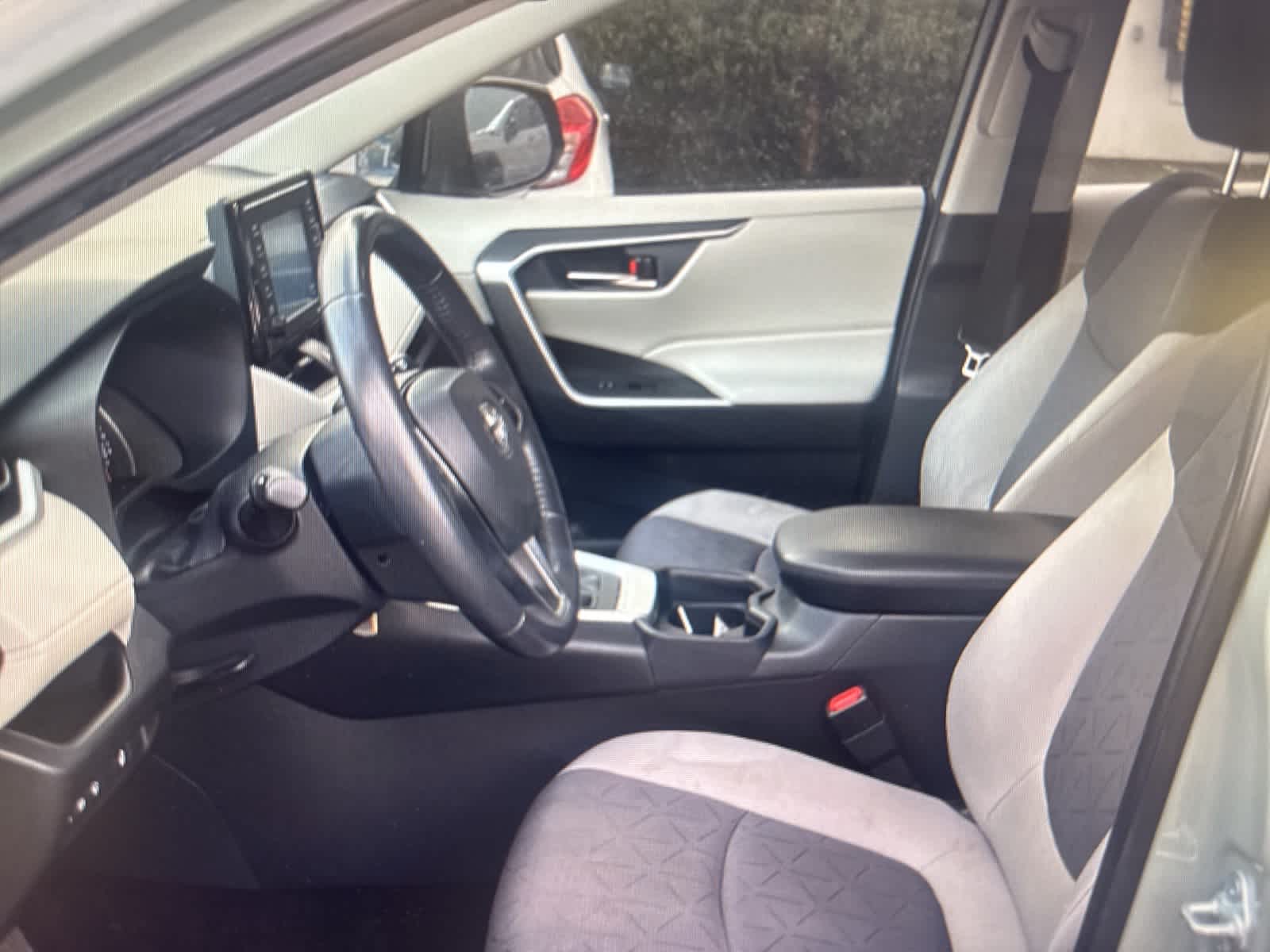 Thumbnail: 2021 Toyota RAV4 - 10