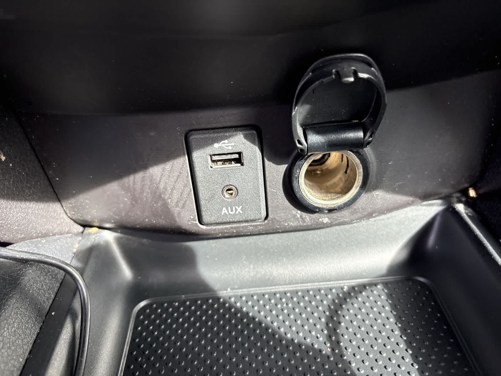 Thumbnail: 2016 Nissan Rogue - 33