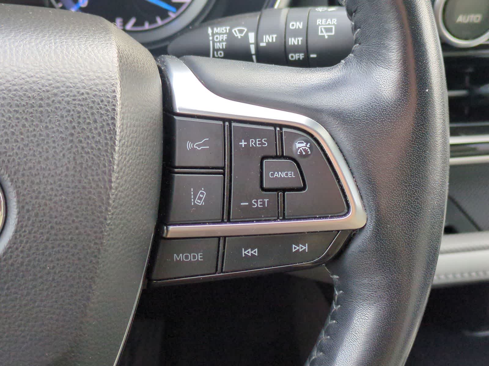 Thumbnail: 2021 Toyota Highlander - 26
