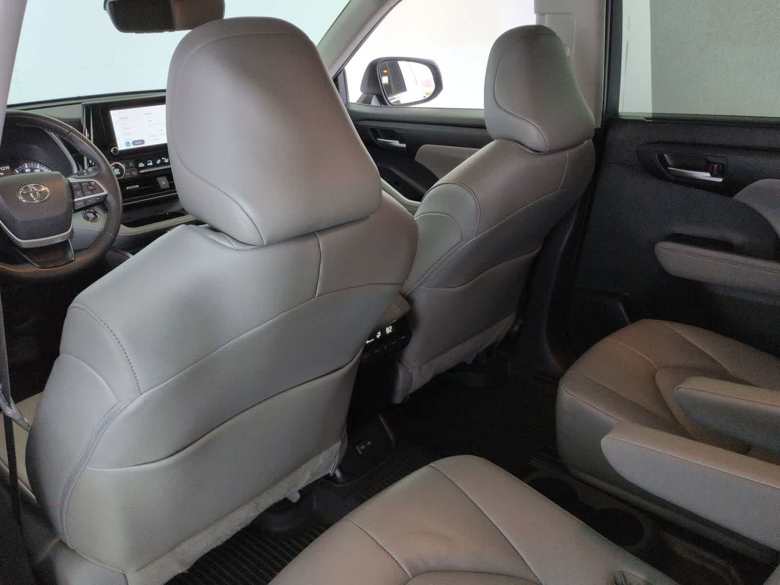 2023 Toyota Highlander XLE - Photo 17