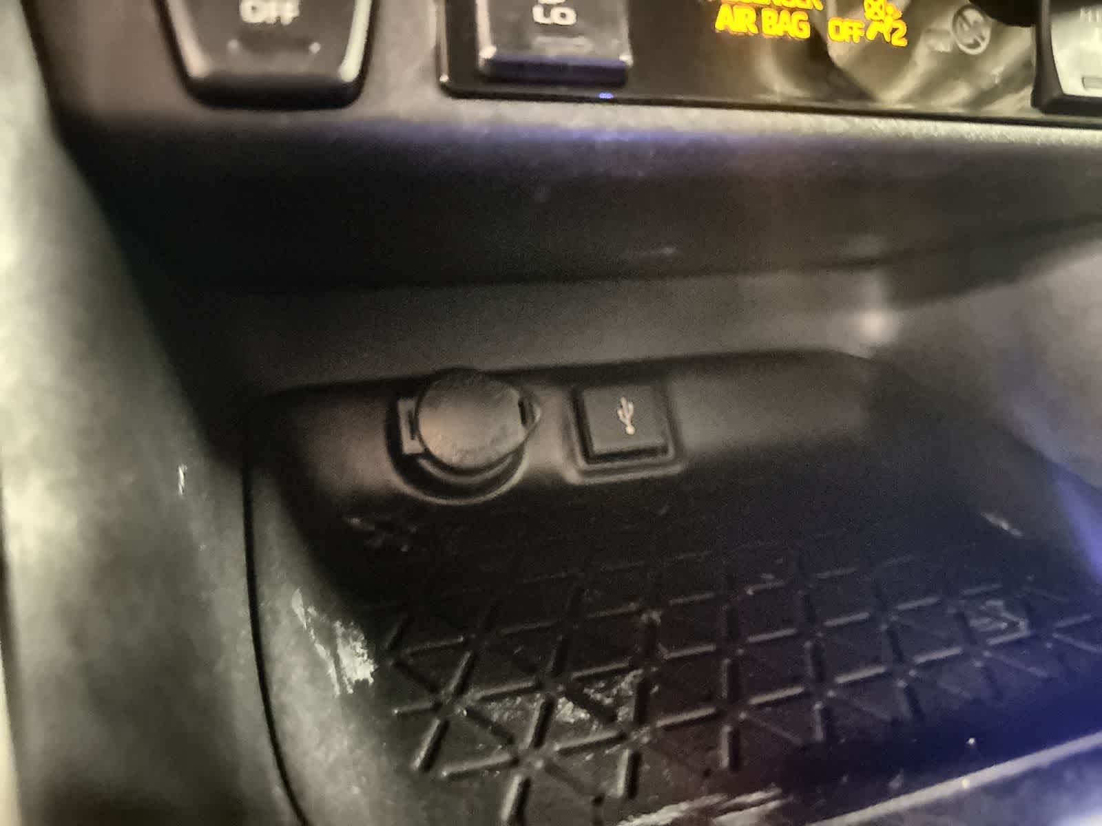 Thumbnail: 2022 Toyota RAV4 - 29