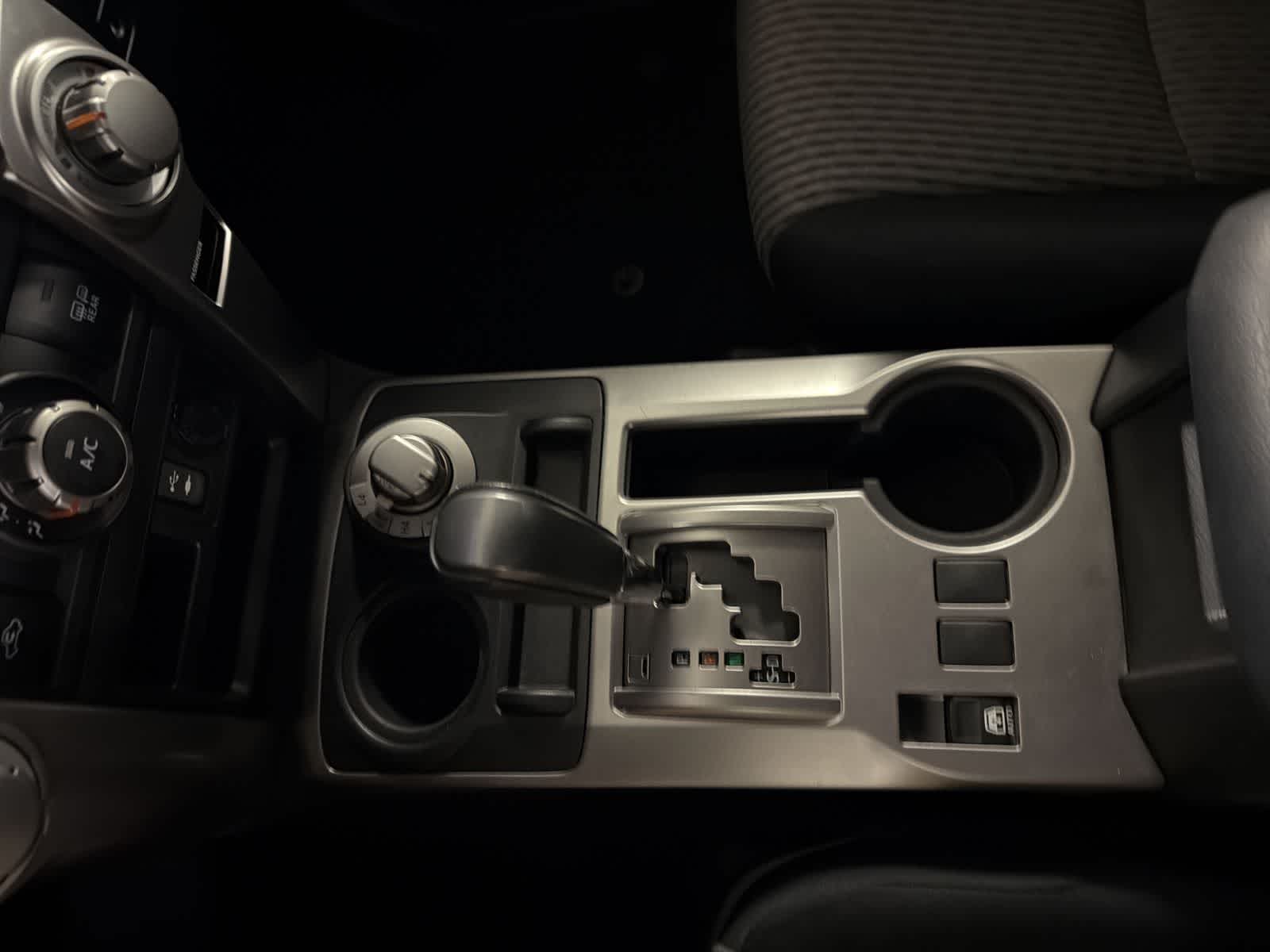 Thumbnail: 2015 Toyota 4Runner - 25