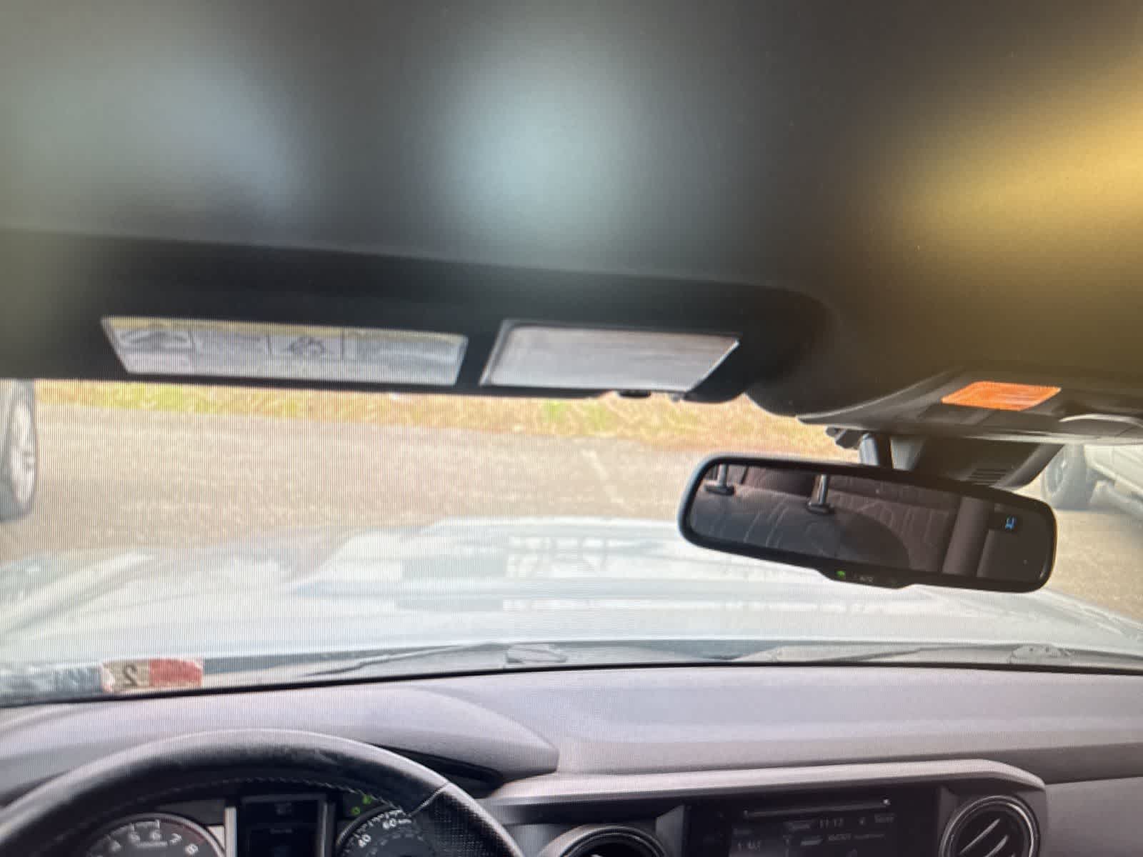 Thumbnail: 2018 Toyota Tacoma - 15