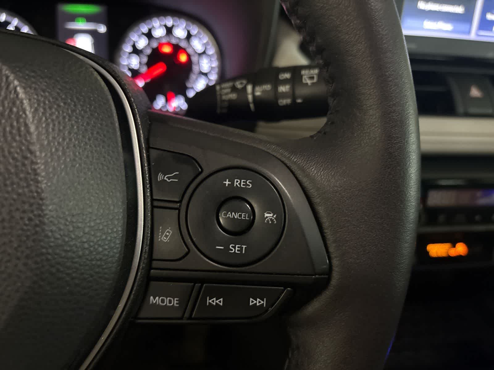 Thumbnail: 2022 Toyota RAV4 - 24