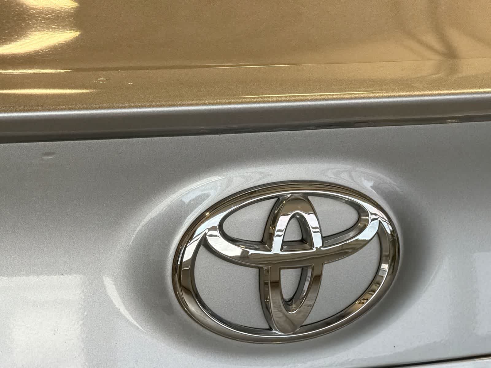 2020 Toyota Camry XSE - Photo 11