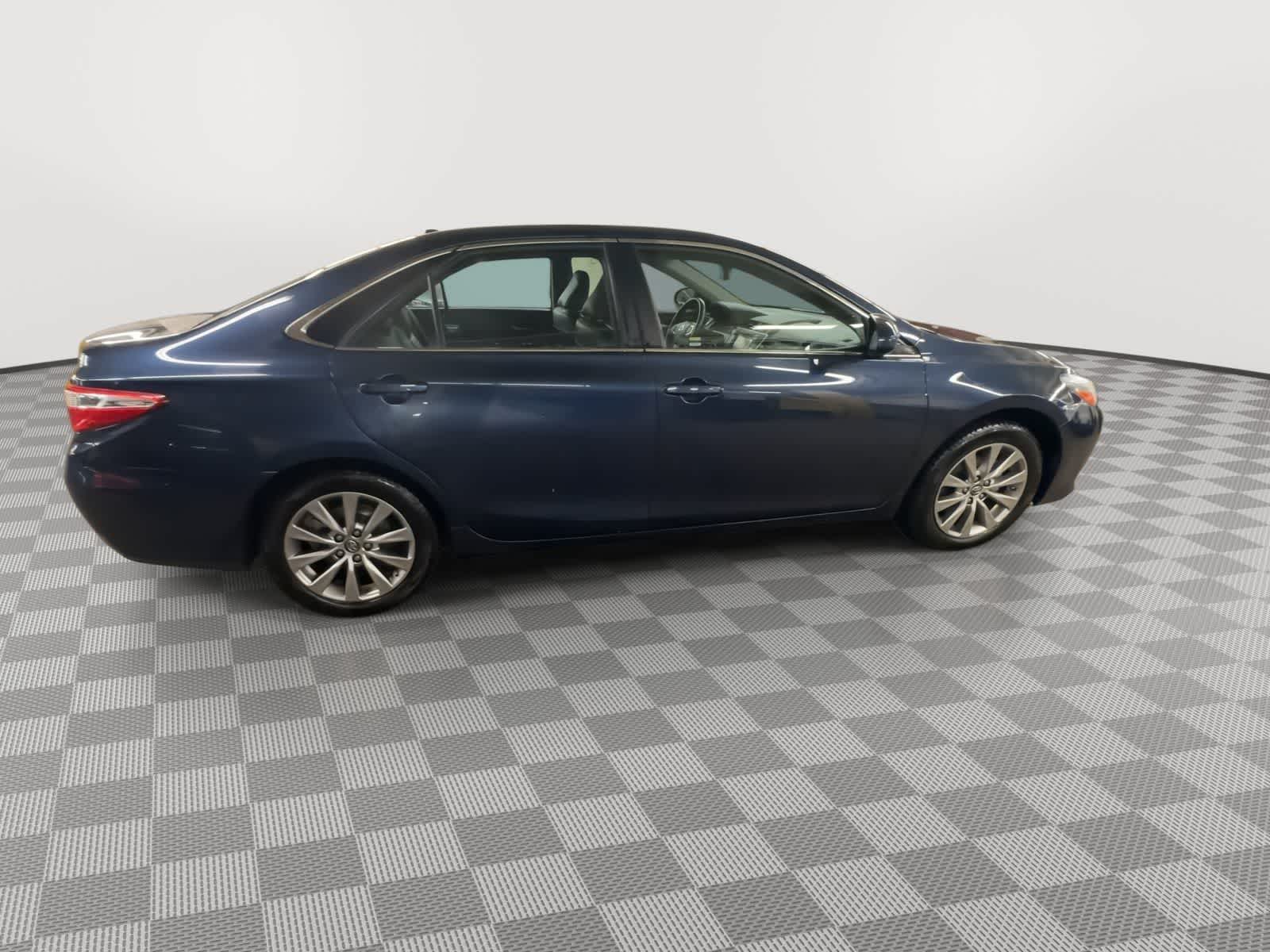Thumbnail: 2017 Toyota Camry - 9