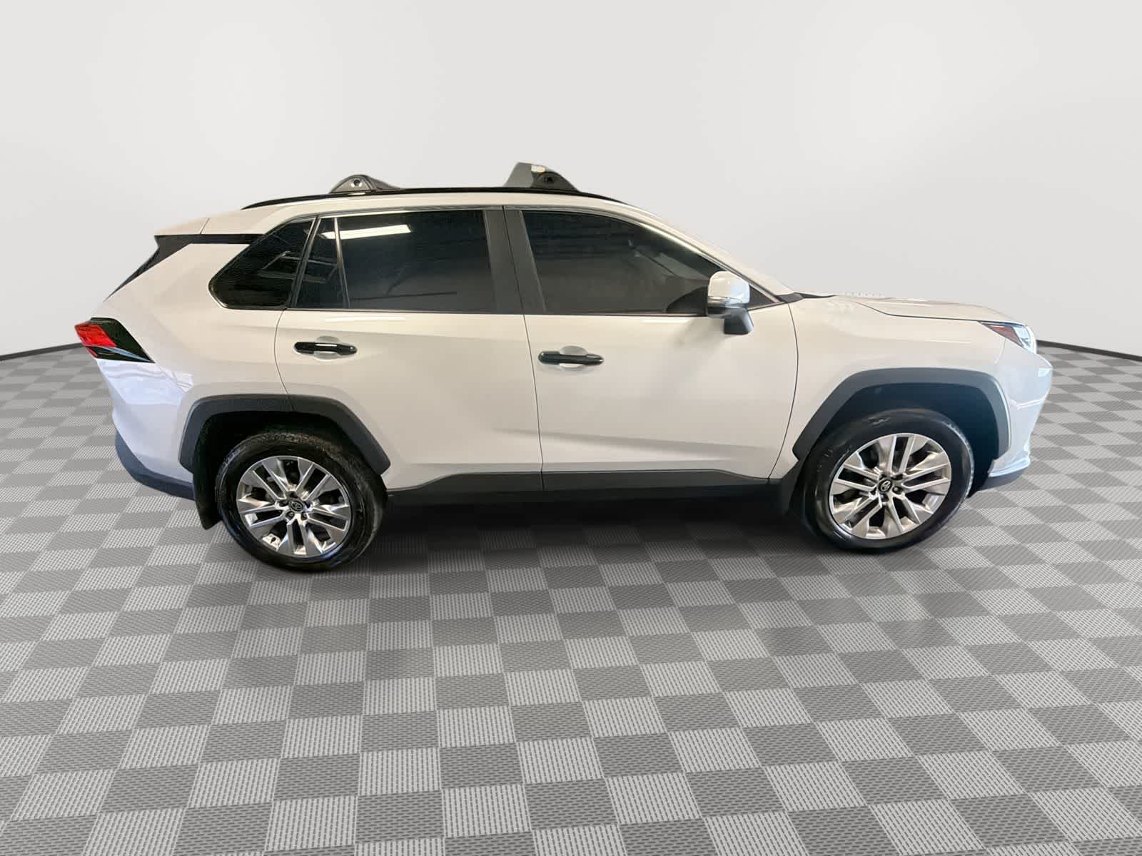 Thumbnail: 2025 Toyota RAV4 - 9