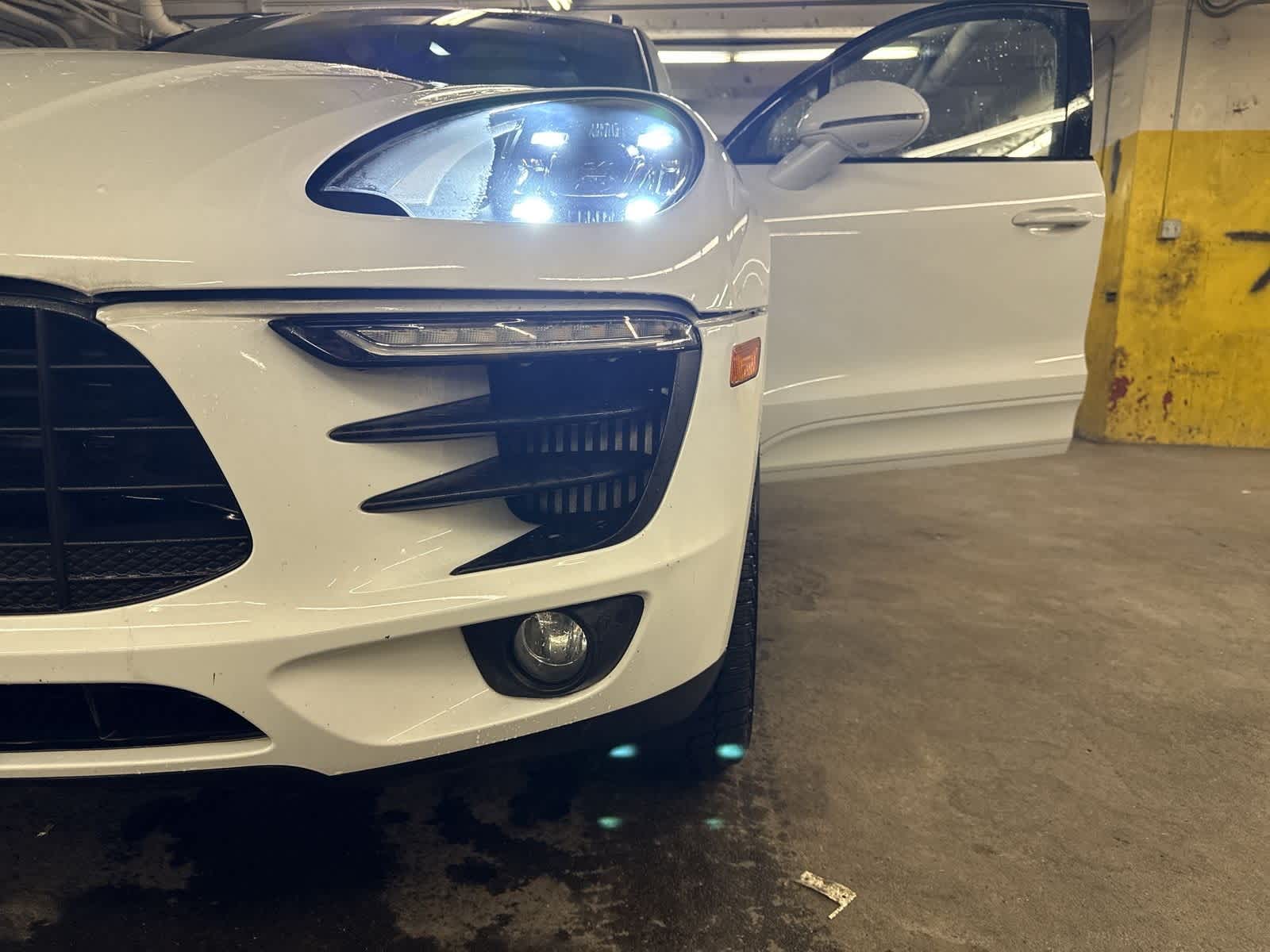 Thumbnail: 2017 Porsche Macan - 11