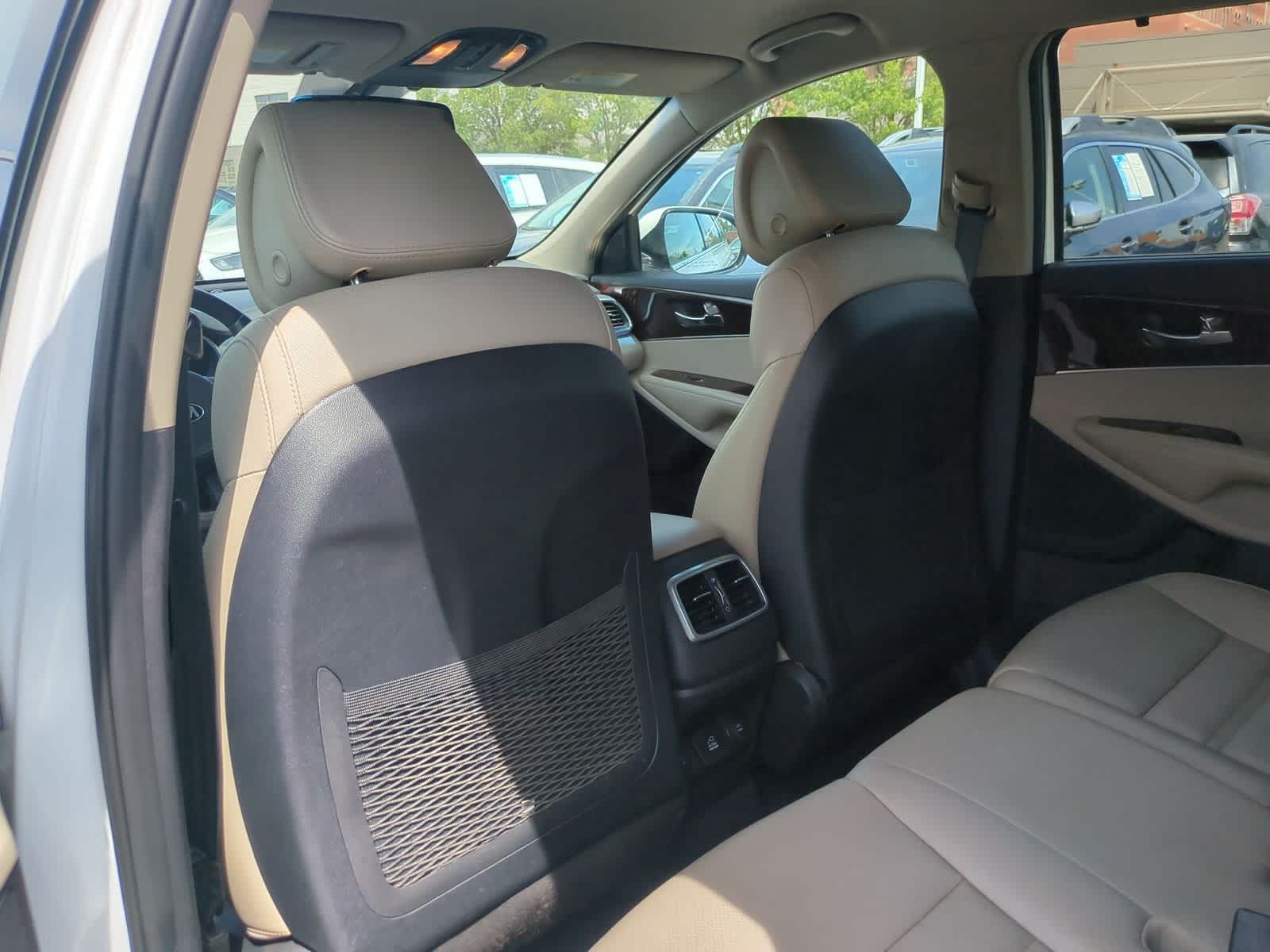 Thumbnail: 2016 Kia Sorento - 19