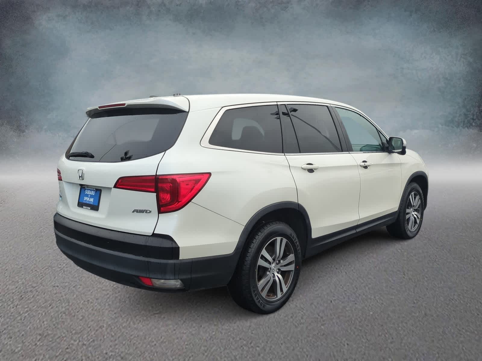 Thumbnail: 2017 Honda Pilot - 8