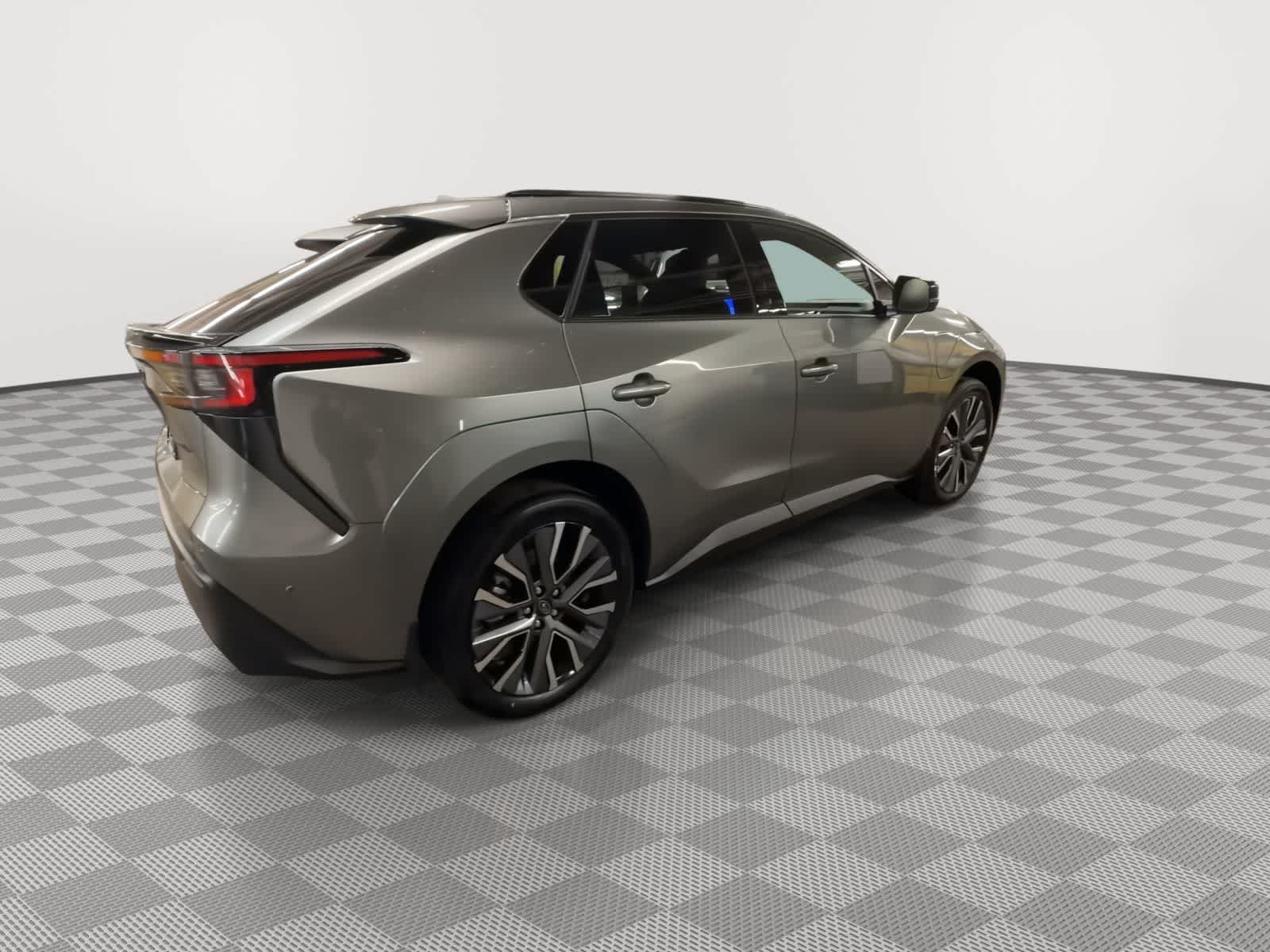 Thumbnail: 2026 Subaru Solterra - 8