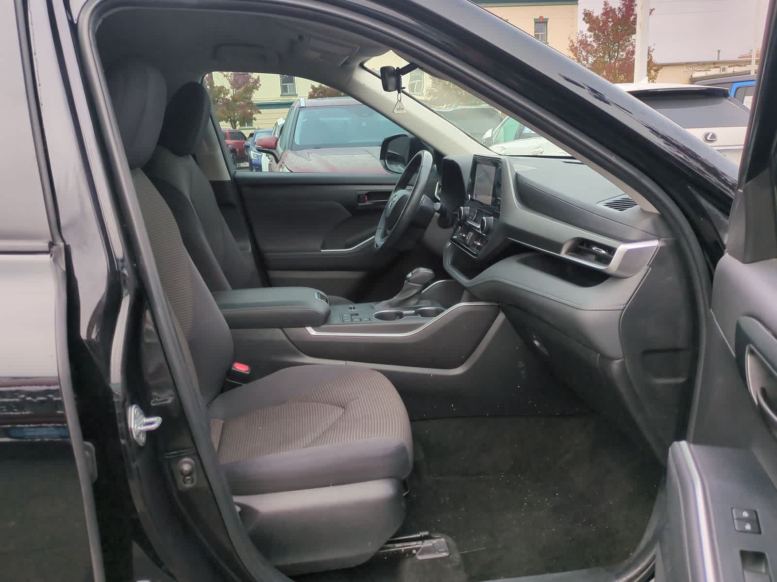 Thumbnail: 2024 Toyota Highlander - 22