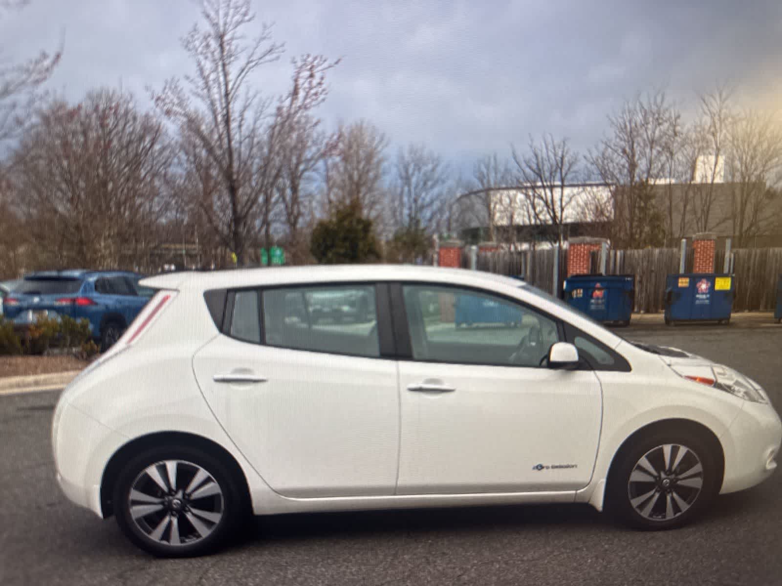 Thumbnail: 2016 Nissan Leaf - 6