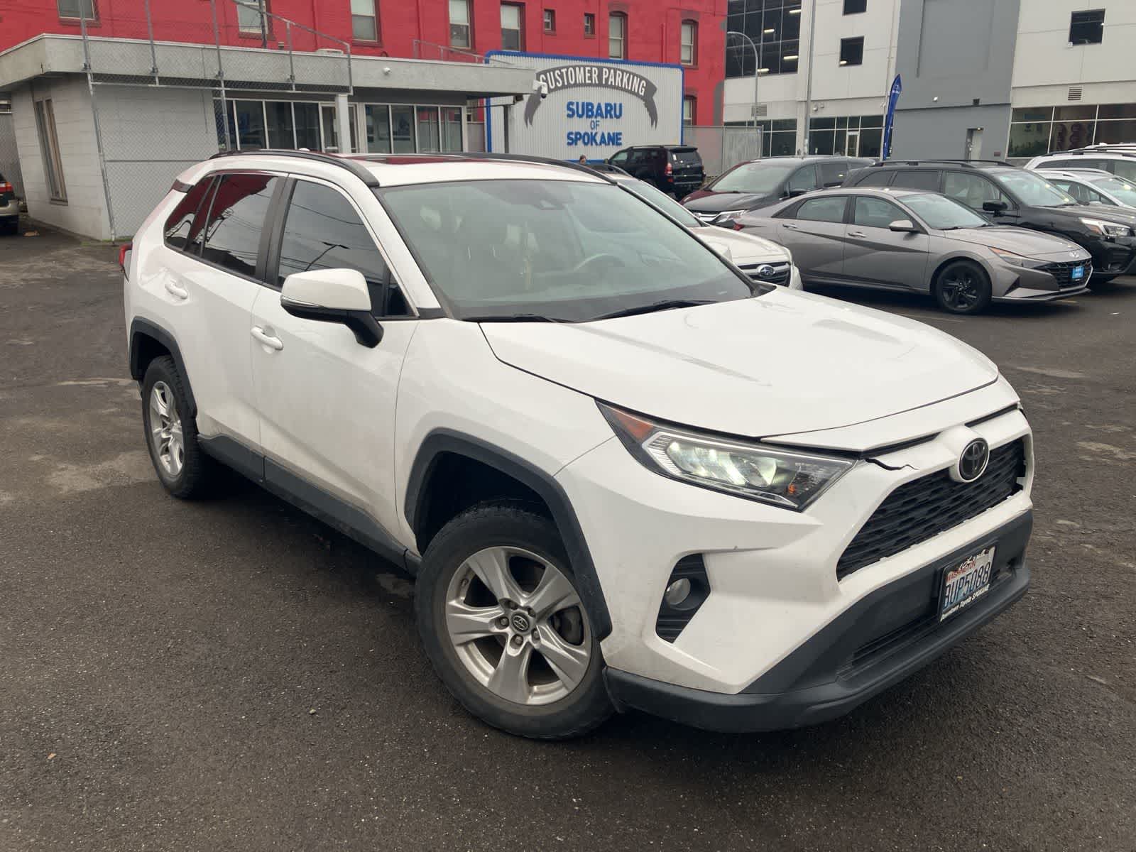 Thumbnail: 2019 Toyota RAV4 - 3