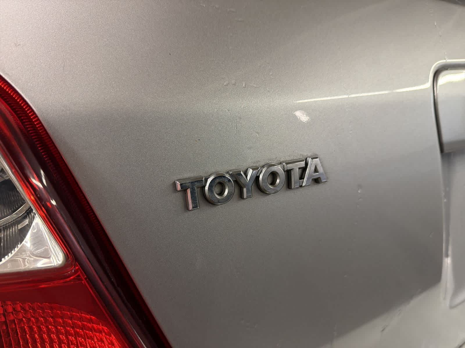 Thumbnail: 2010 Toyota Matrix - 11