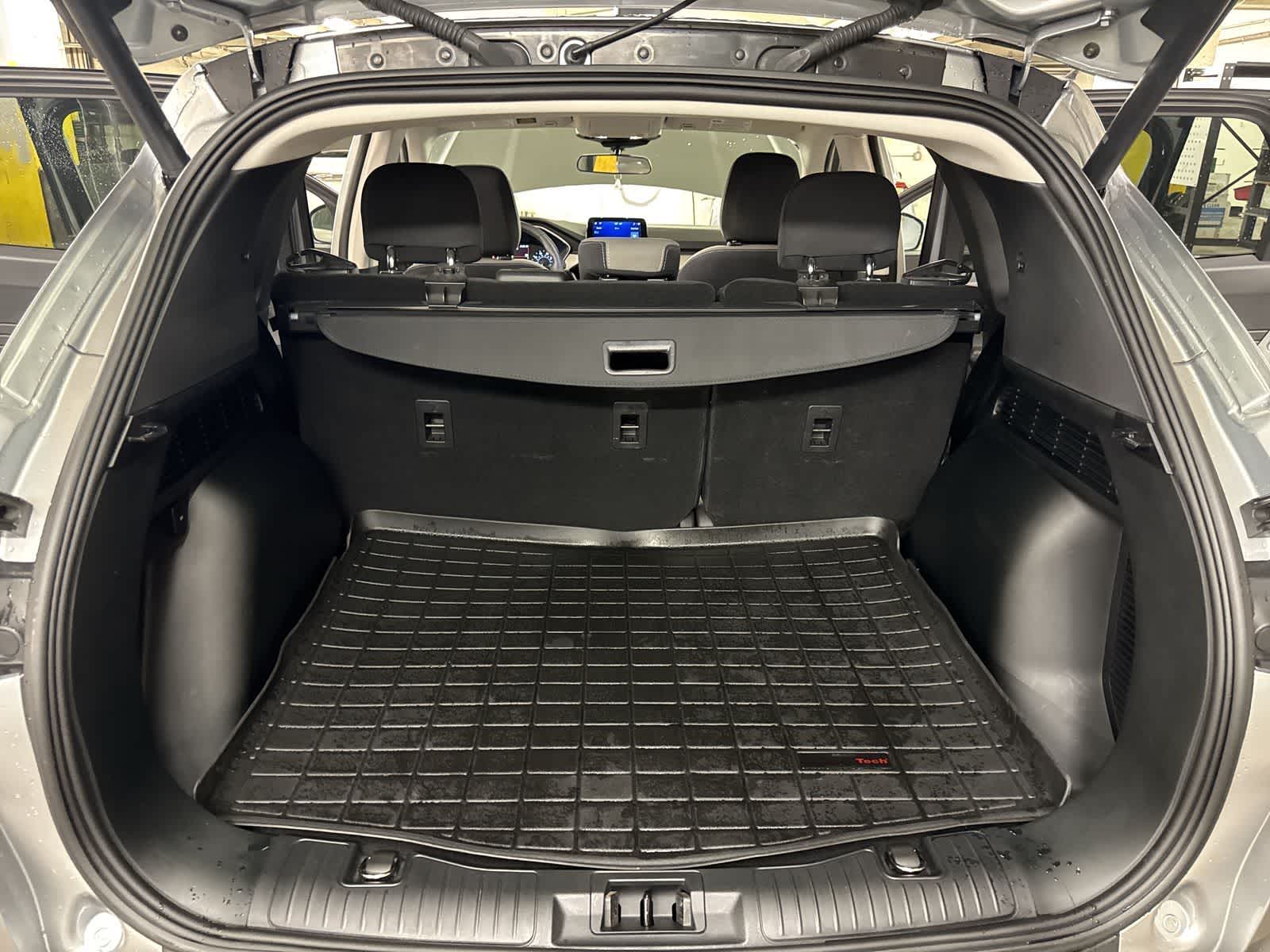 Thumbnail: 2022 Ford Escape - 32