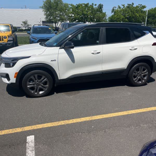 Thumbnail: 2021 Kia Seltos - 6