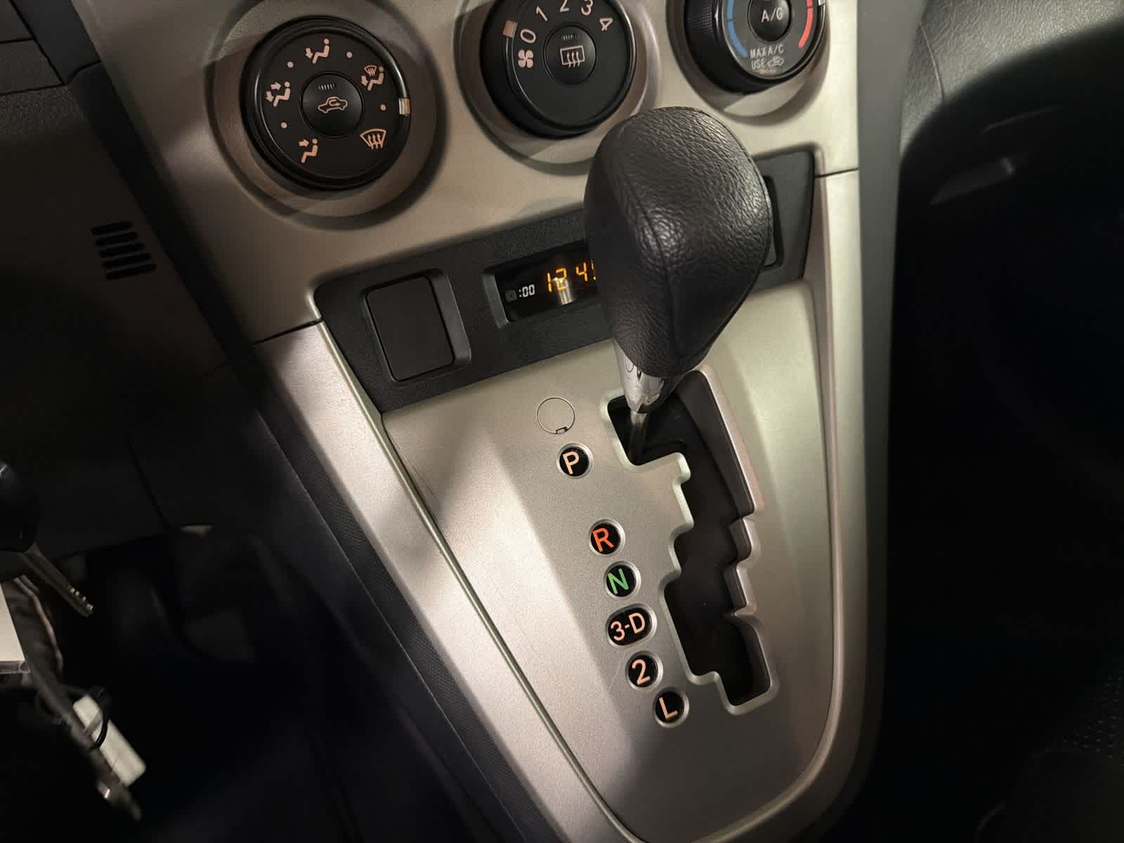 Thumbnail: 2010 Toyota Matrix - 27