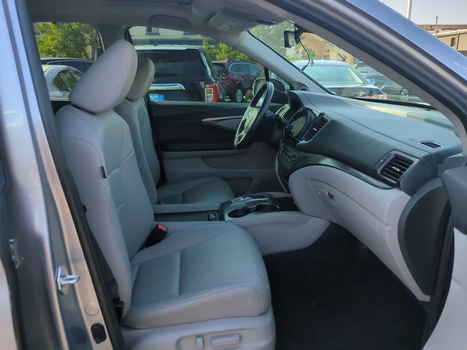 Thumbnail: 2022 Honda Pilot - 23