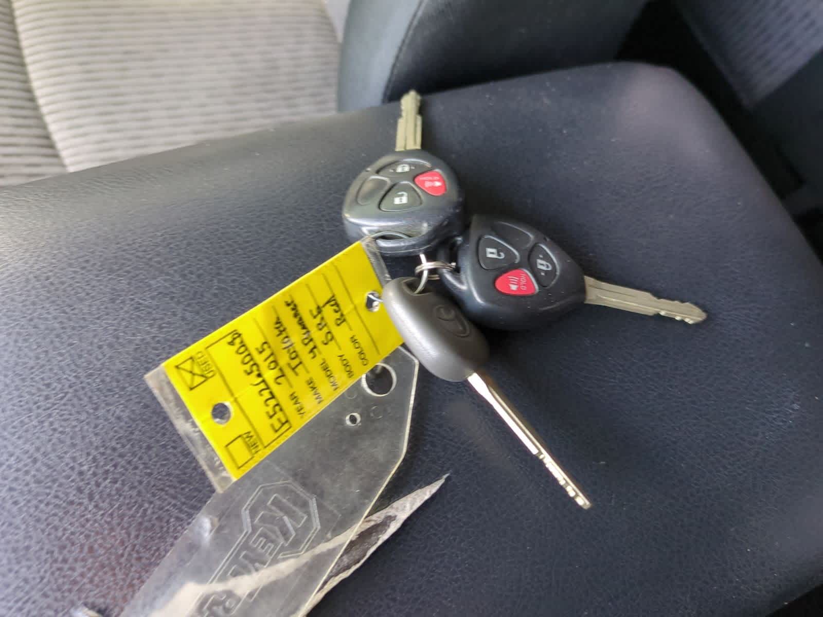 Thumbnail: 2015 Toyota 4Runner - 34