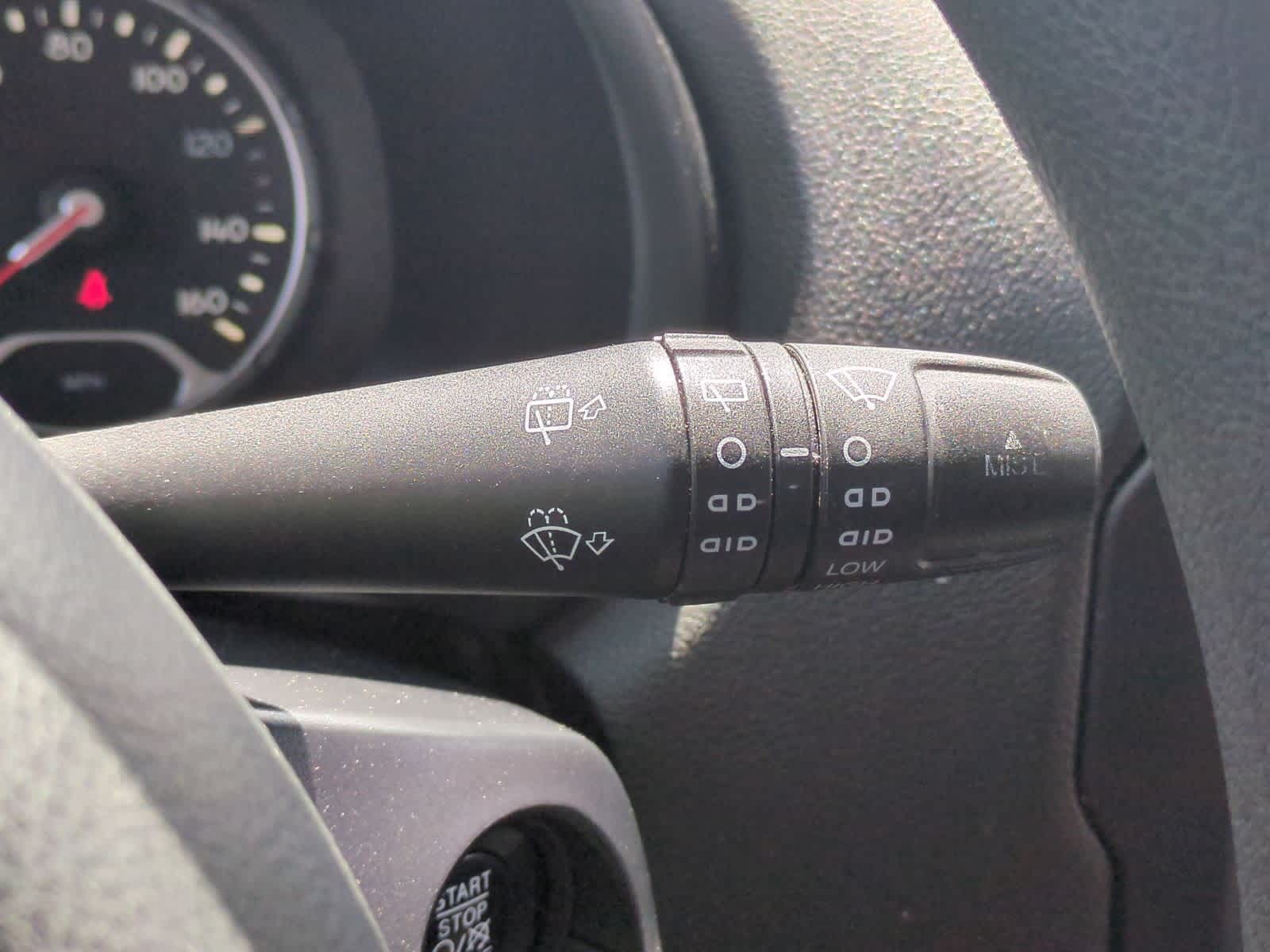 Thumbnail: 2016 Jeep Renegade - 26