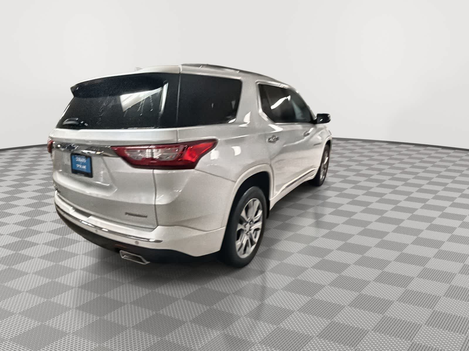 Thumbnail: 2019 Chevrolet Traverse - 8