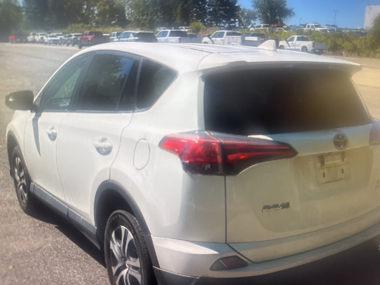 2018 Toyota RAV4 LE photo 2