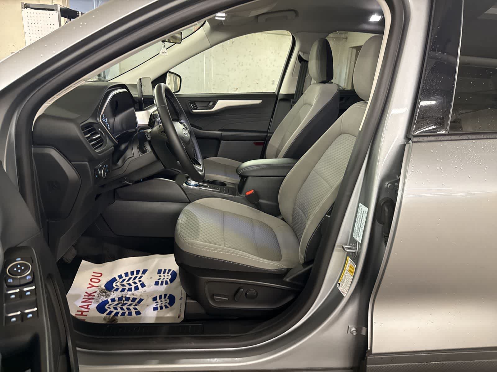 Thumbnail: 2022 Ford Escape - 10