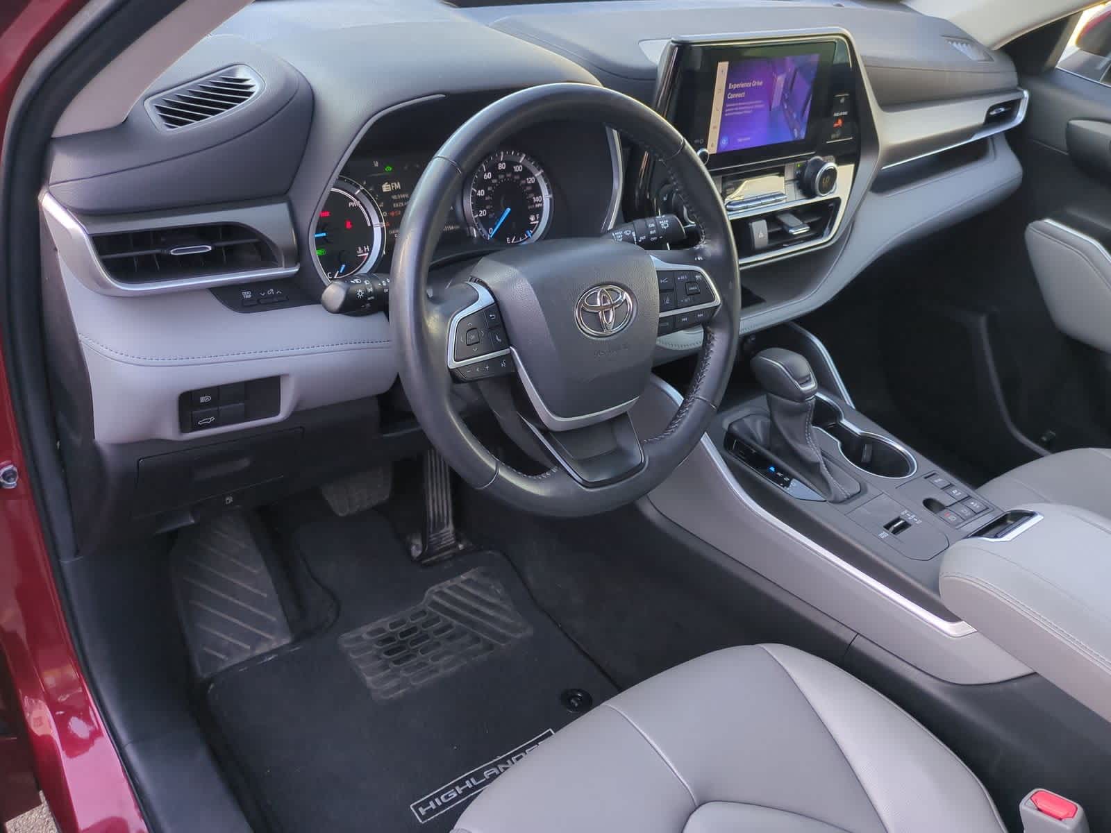 Thumbnail: 2023 Toyota Highlander - 10