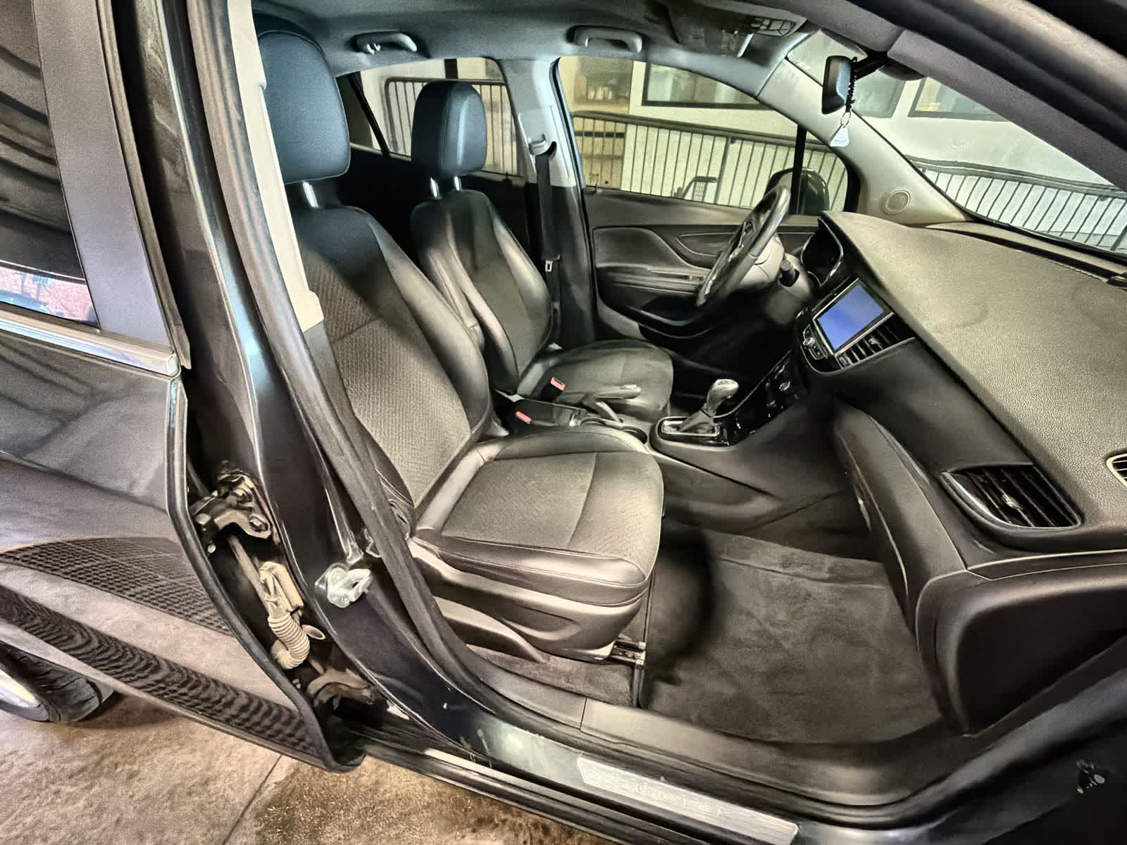 Thumbnail: 2017 Buick Encore - 21