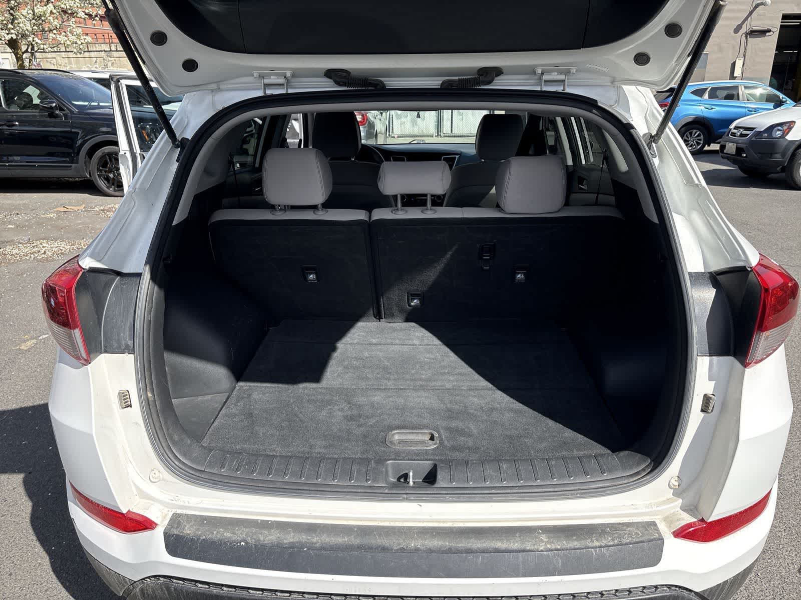 Thumbnail: 2017 Hyundai Tucson - 32