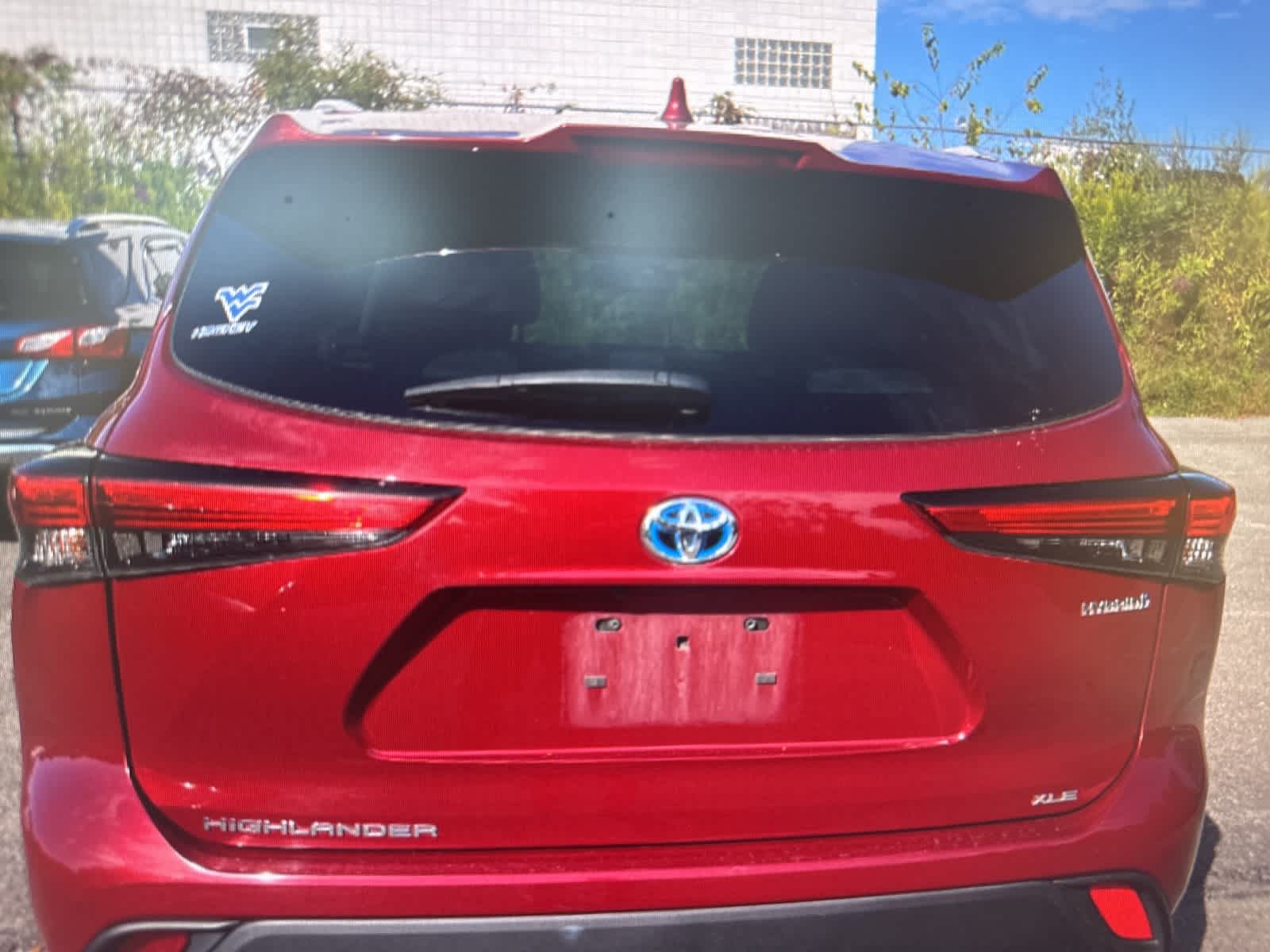 2023 Toyota Highlander Hybrid XLE photo 4