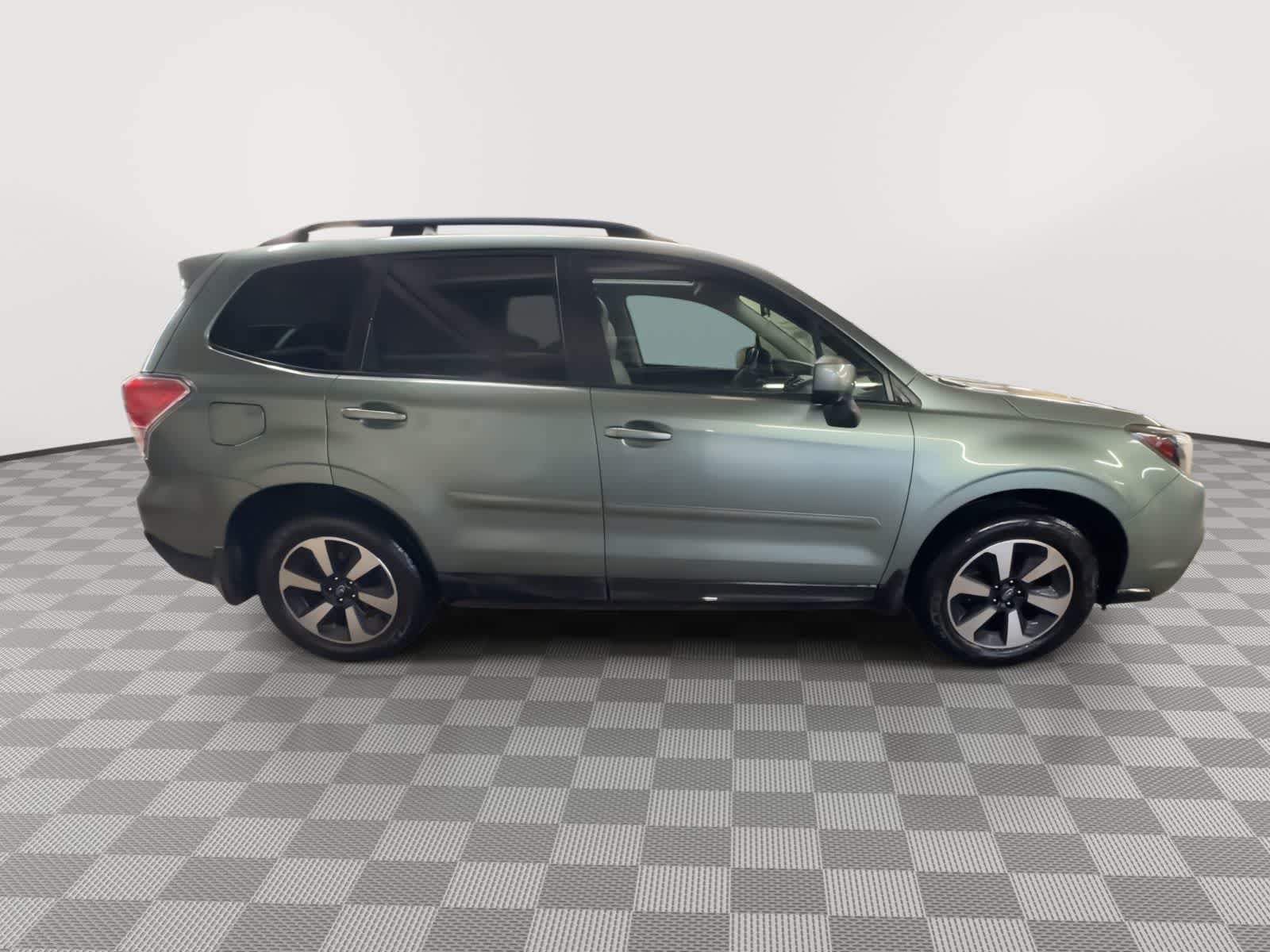 Thumbnail: 2018 Subaru Forester - 9