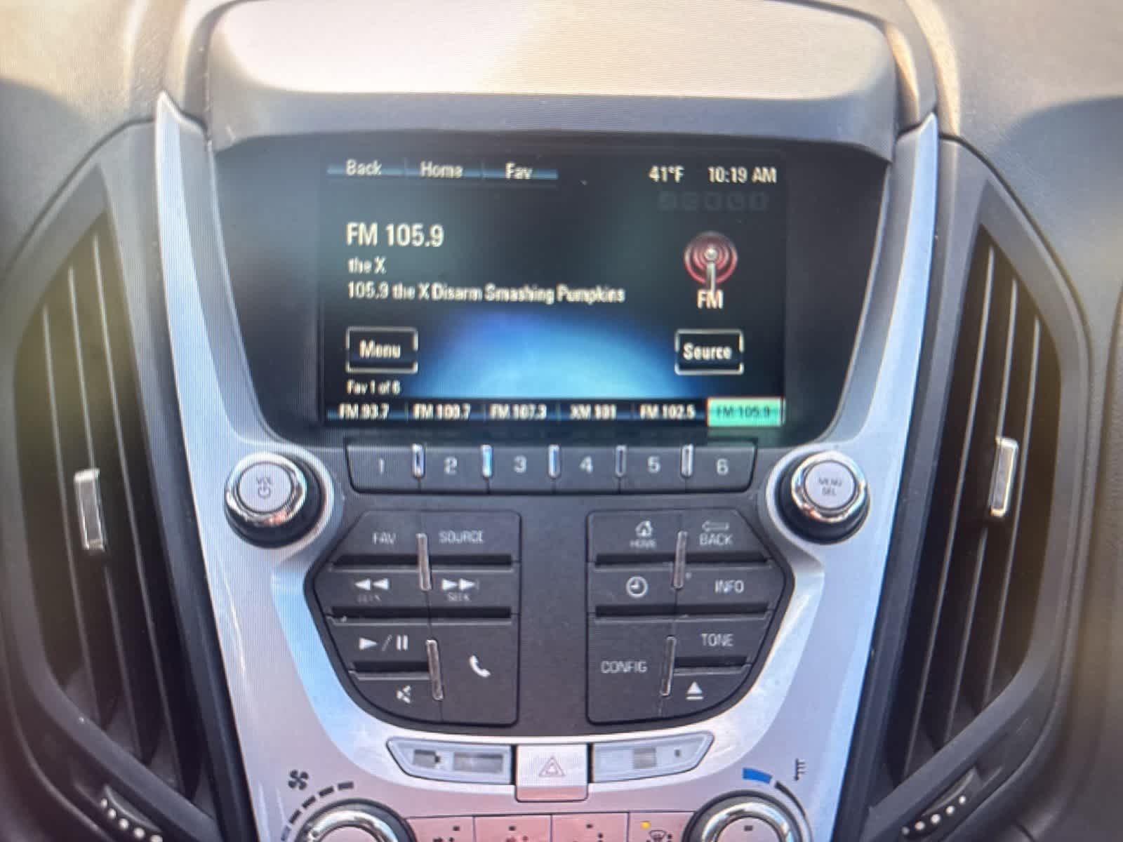 Thumbnail: 2015 Chevrolet Equinox - 17