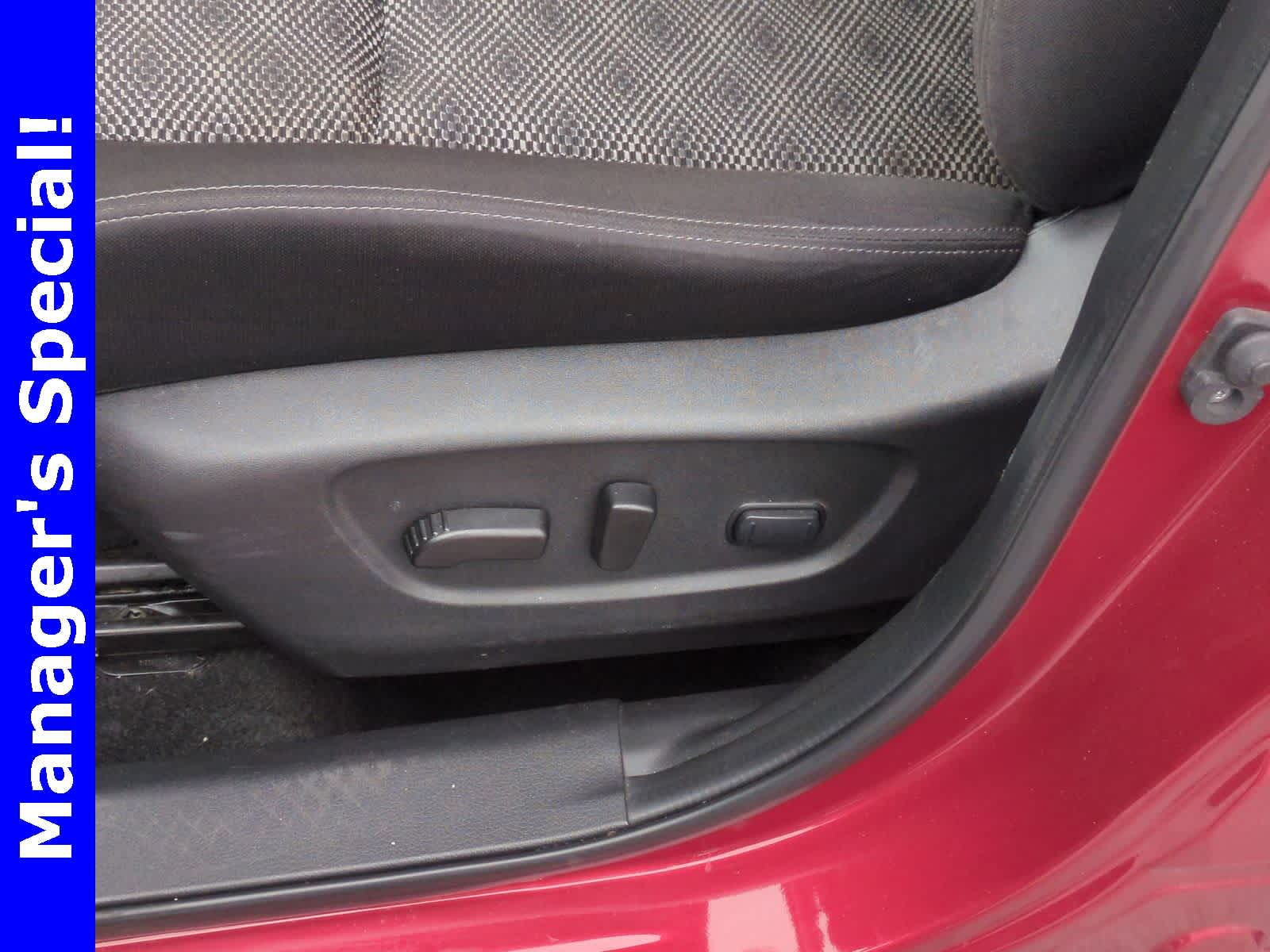 Thumbnail: 2022 Nissan Rogue Sport - 18