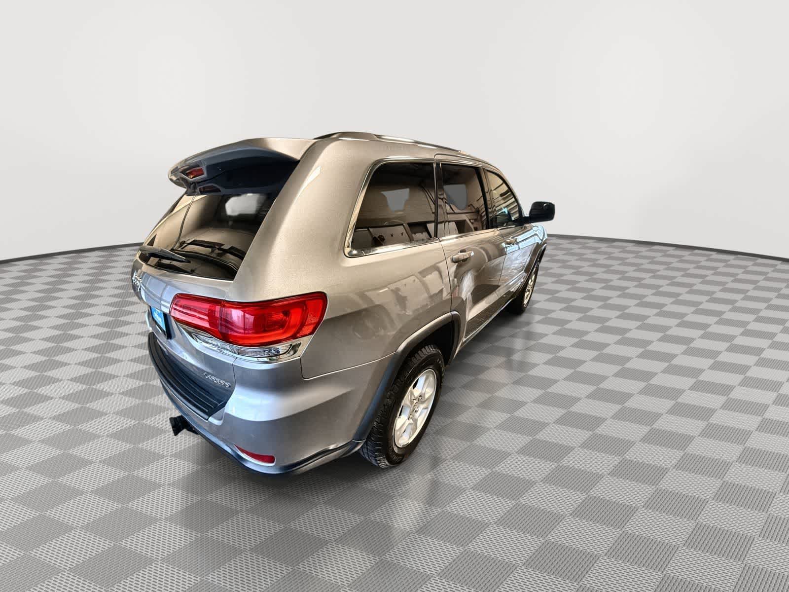 Thumbnail: 2015 Jeep Grand Cherokee - 8