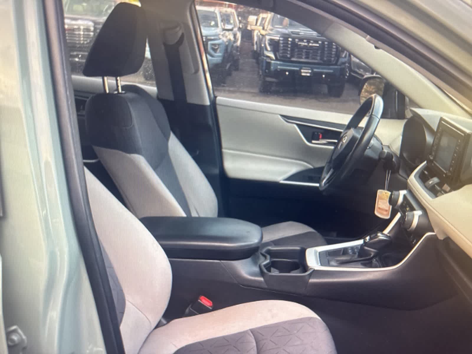 Thumbnail: 2021 Toyota RAV4 - 11