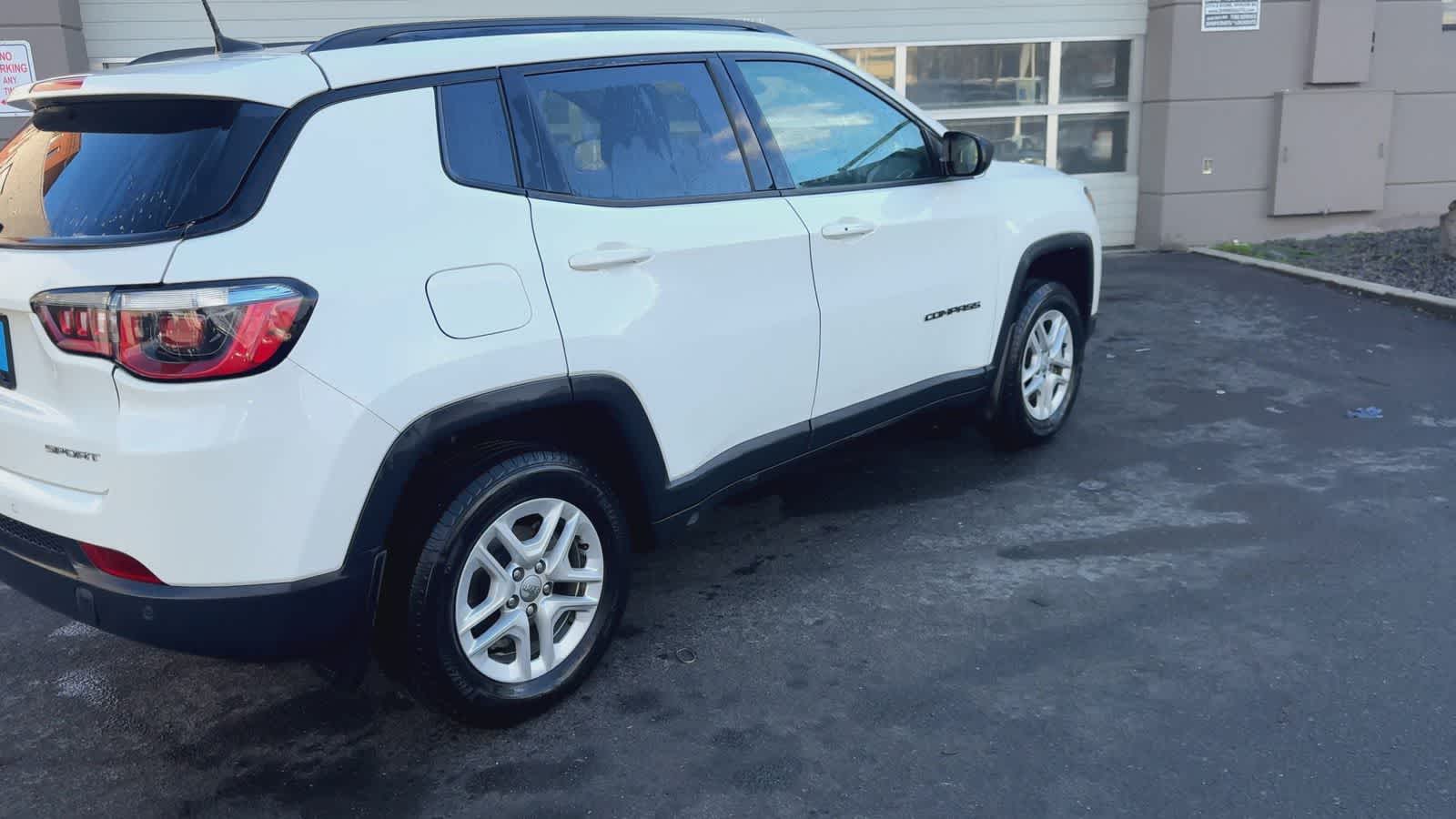 Thumbnail: 2018 Jeep Compass - 9