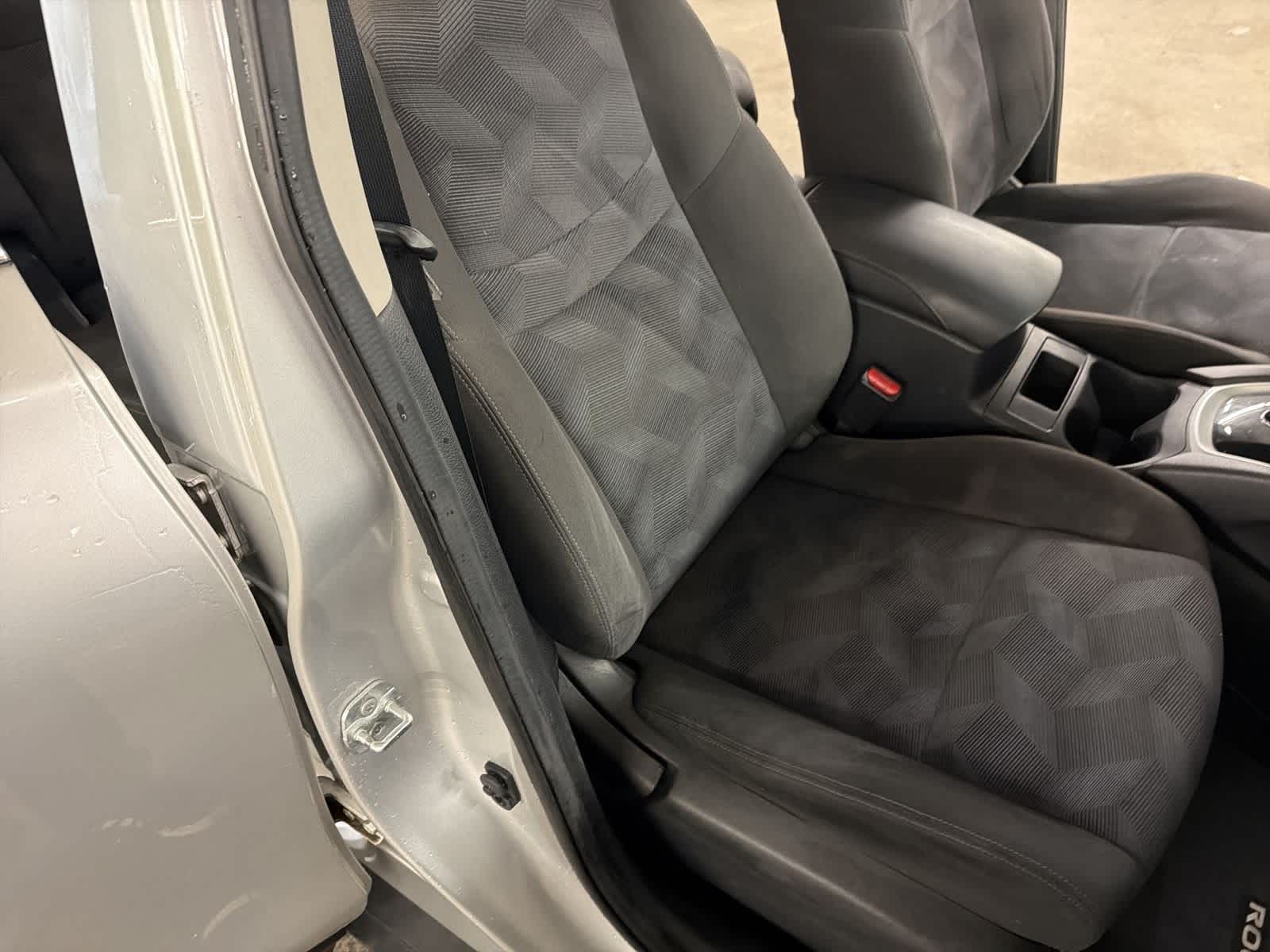 Thumbnail: 2015 Nissan Rogue - 21