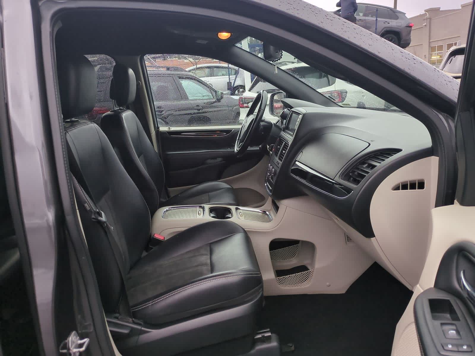 Thumbnail: 2020 Dodge Grand Caravan - 22