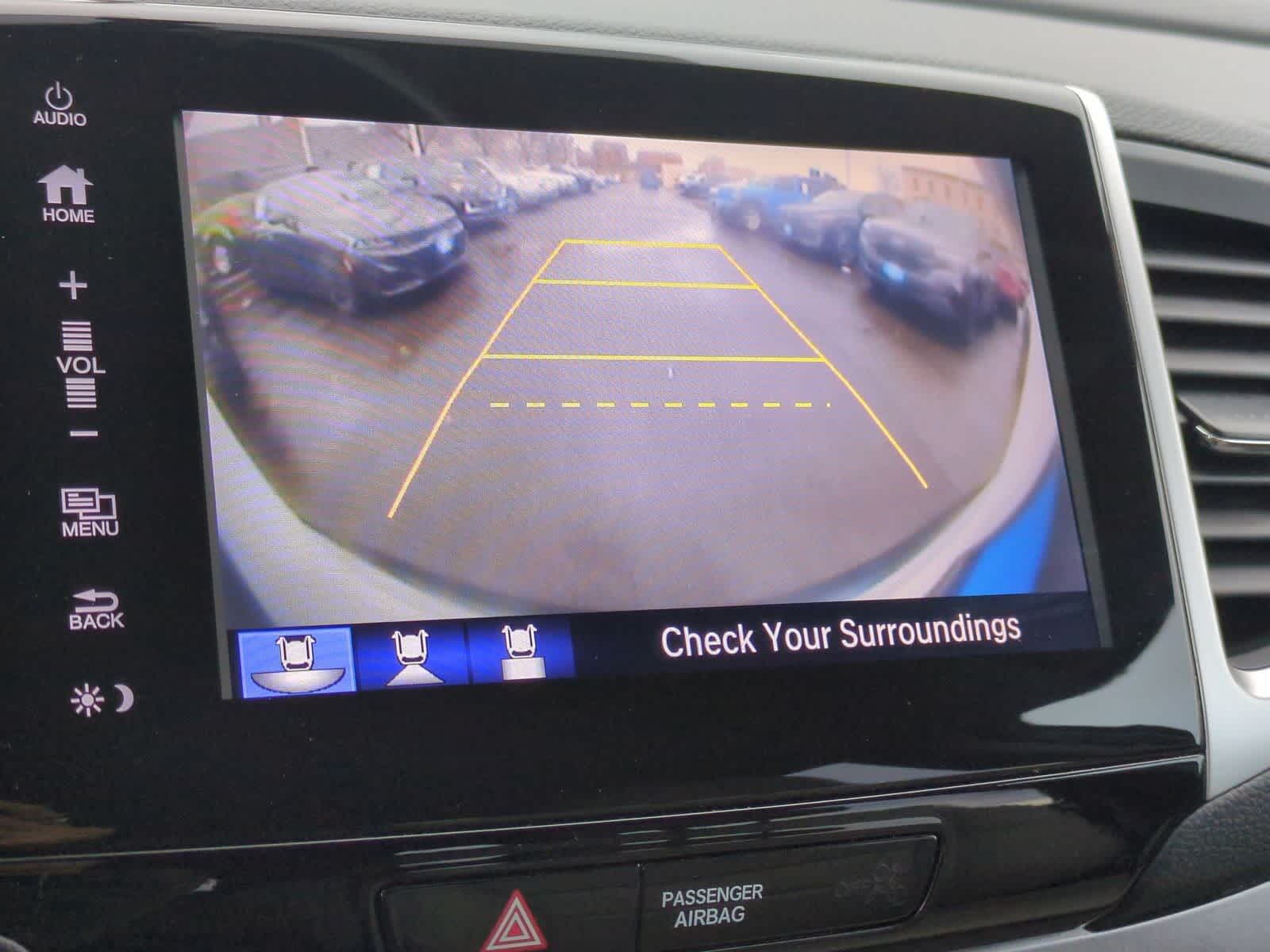 Thumbnail: 2017 Honda Pilot - 30