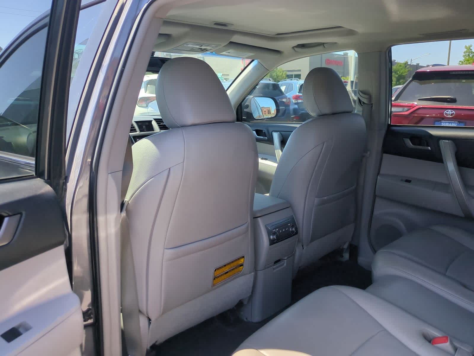Thumbnail: 2013 Toyota Highlander - 19
