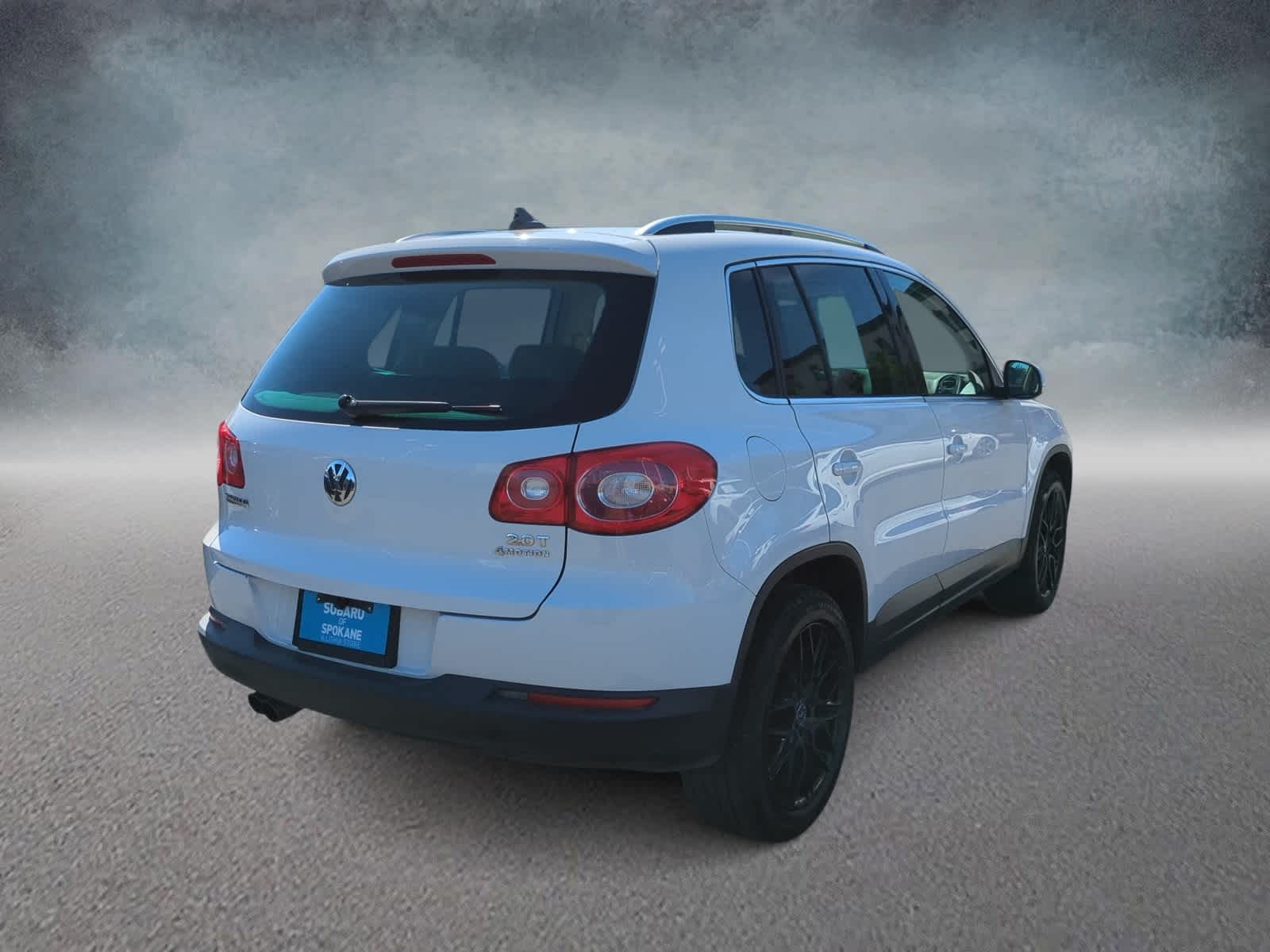 Thumbnail: 2011 Volkswagen Tiguan - 8