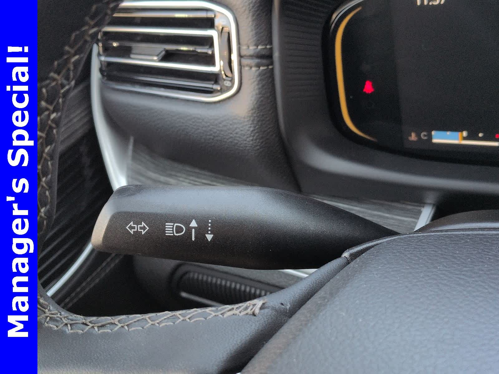 Thumbnail: 2023 Jeep Wagoneer - 27