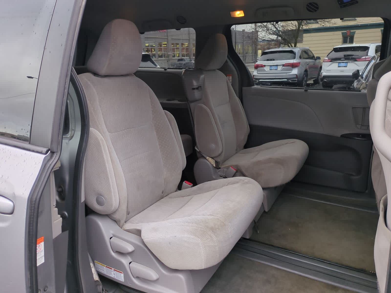 Thumbnail: 2018 Toyota Sienna - 21