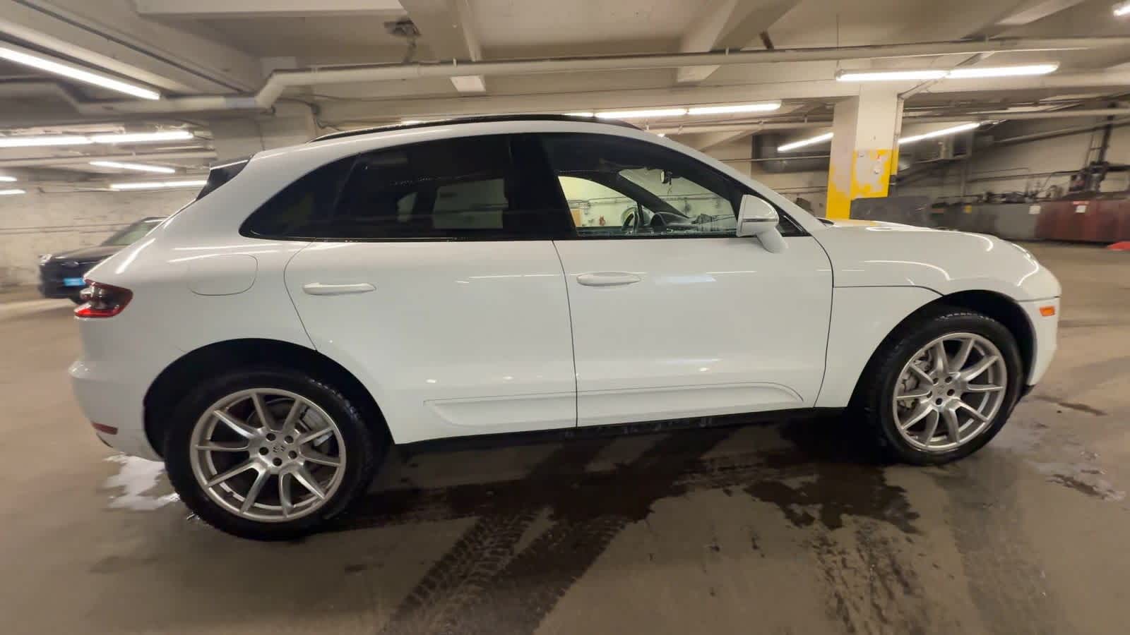 Thumbnail: 2017 Porsche Macan - 9