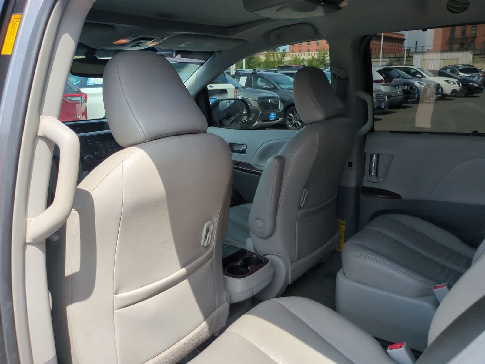 Thumbnail: 2013 Toyota Sienna - 19