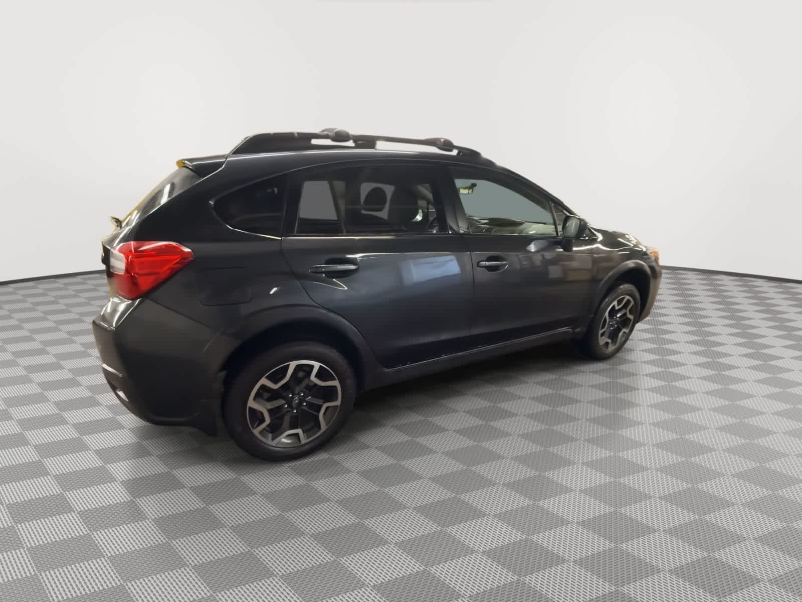 Thumbnail: 2016 Subaru Crosstrek - 8