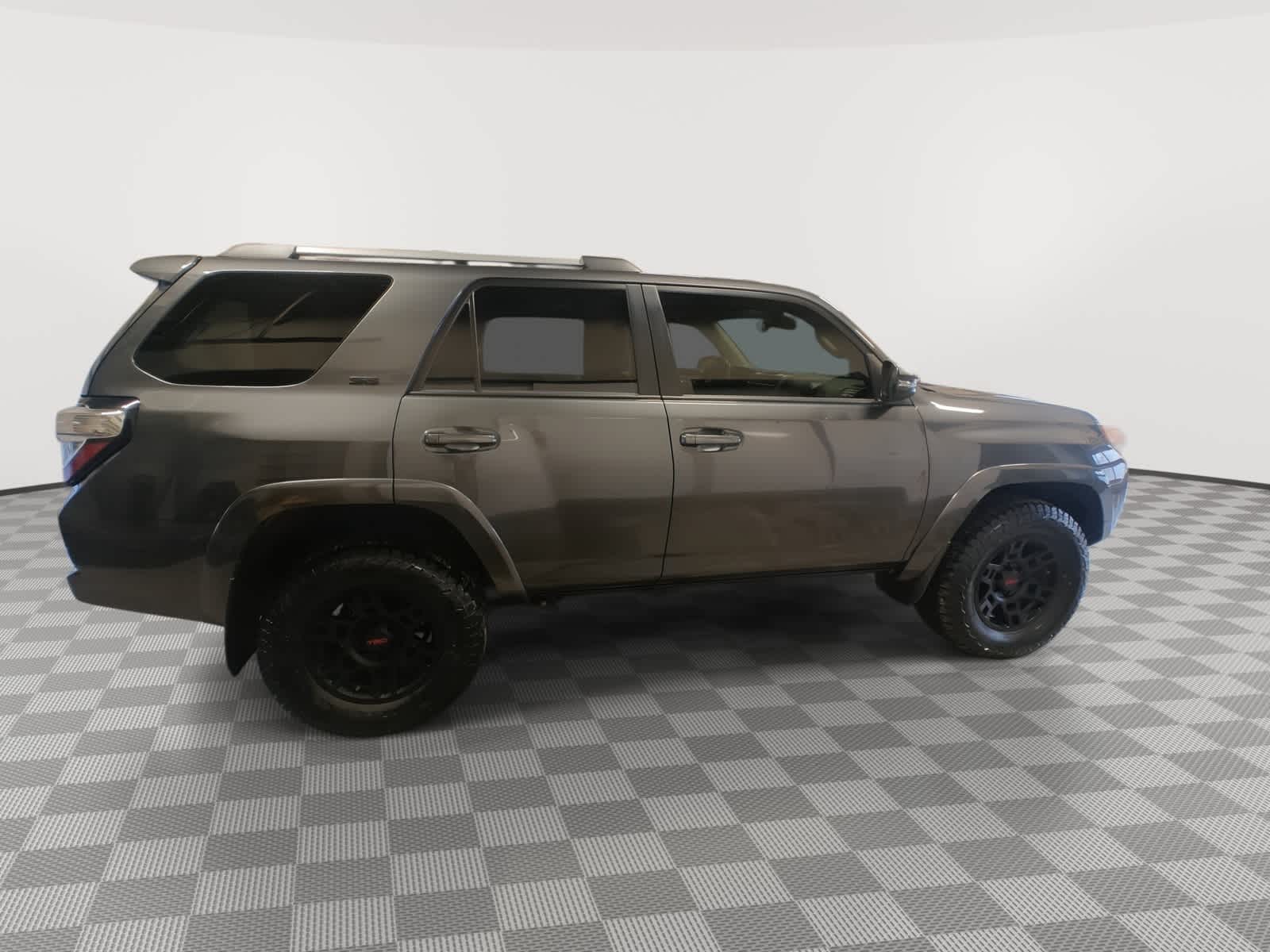 Thumbnail: 2021 Toyota 4Runner - 9